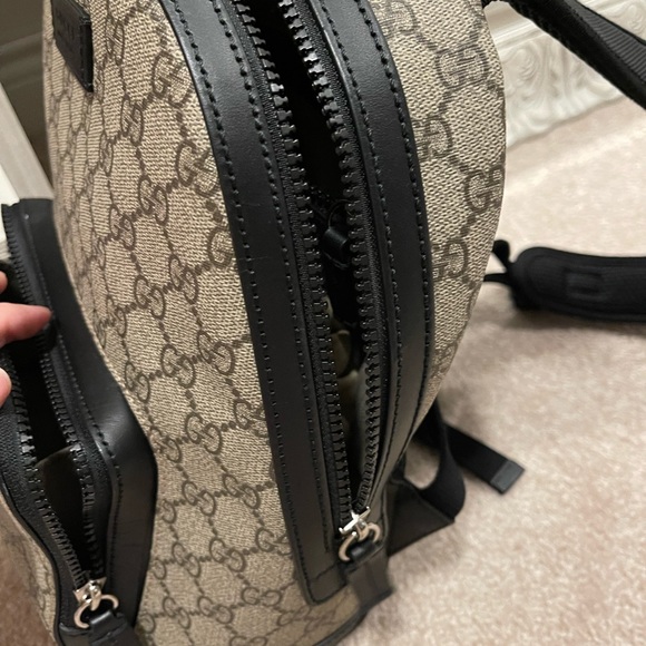 Gucci backpack wearing for couple time very beautiful and very good condition - Picture 2 of 8